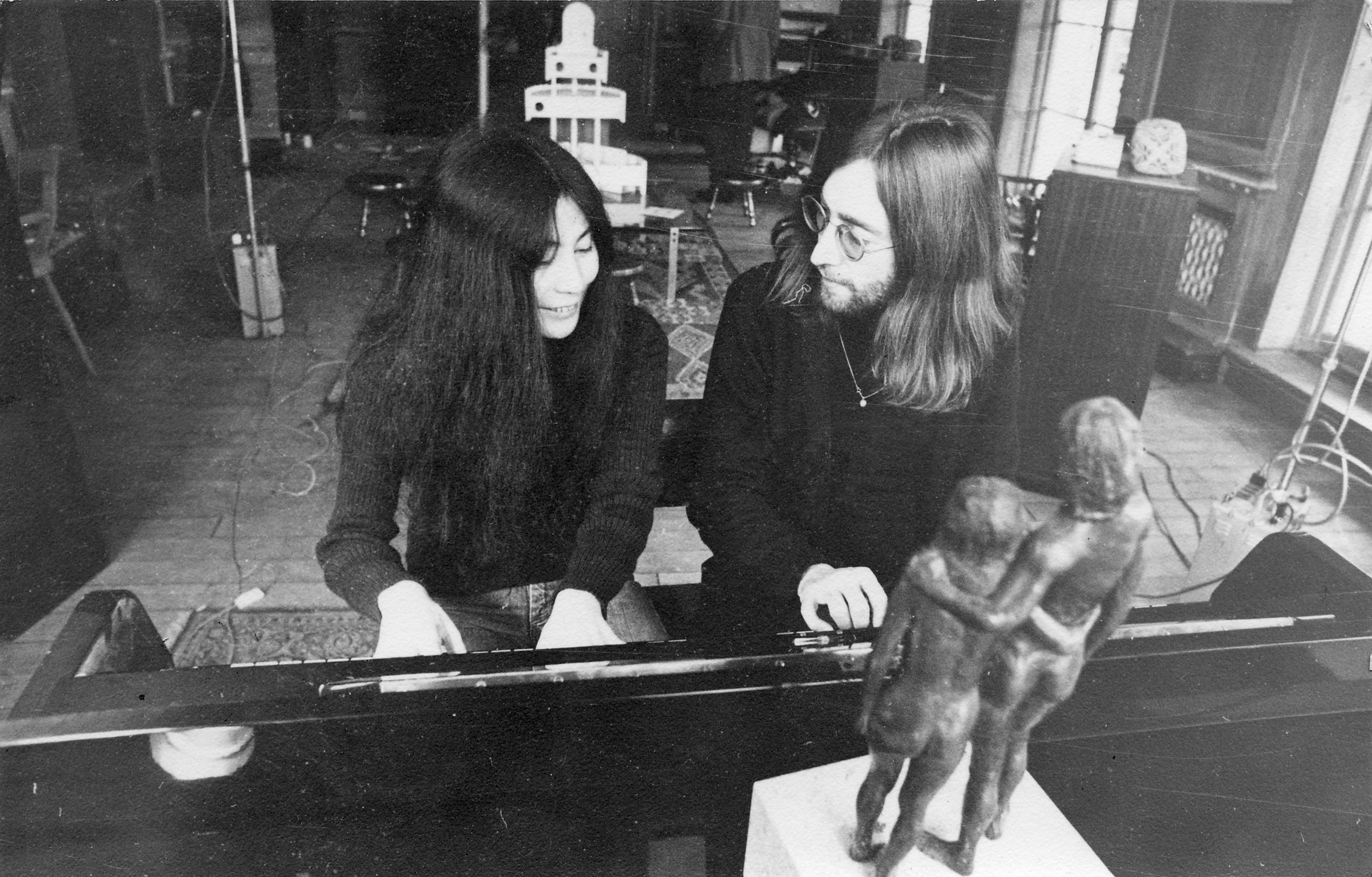 Imagine John Lennon, uma biografia resumida - parte 2 - blog de psicologia Melkberg - John Lennon - Yoko Ono - biografia resumida - Julian Lennon - vida - amor - mãe - paz - Beatles - pai - música - filho - imagine