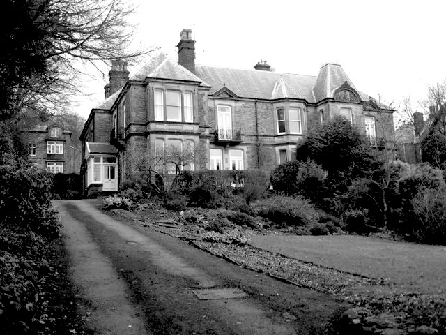 Biografia da escritora e enfermeira de guerra, Vera Brittain - blog de psicologia Melkberg - Vera Brittain - Edward Britin - guerra - Primeira Guerra Mundial - Roland Leighton - Testament of Youth - VAD - Winifred Holtby - George Catlin