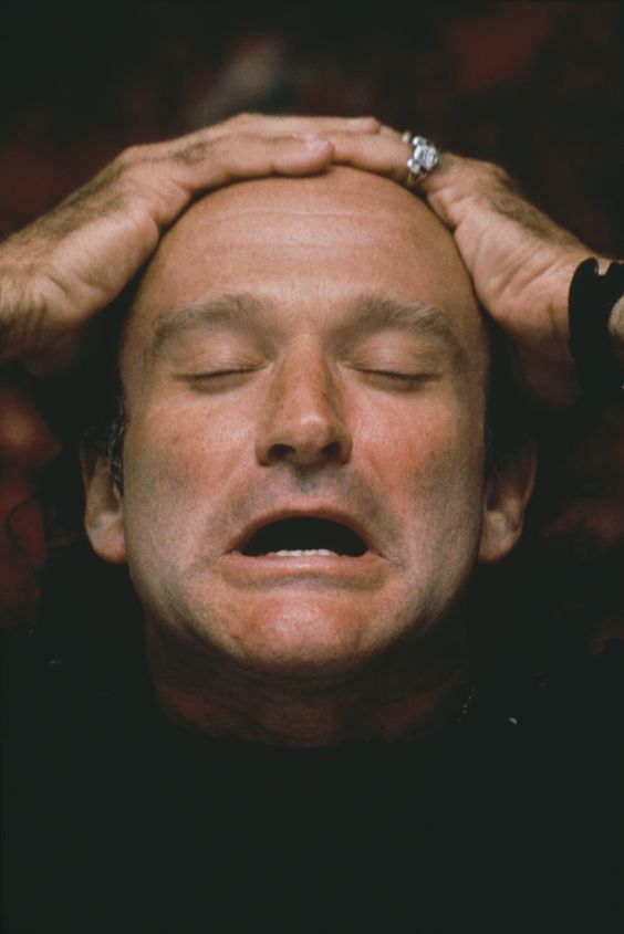 Por Que Robin Williams Se Matou? Análise Do Suicídio - blog de psicologia Melkberg - Robin Williams - ator - suicídio - vida - suicidio - problemas - fatores - carreiras - sucesso - sintomas - personagem - felicidade - drogas - depressão - depressao