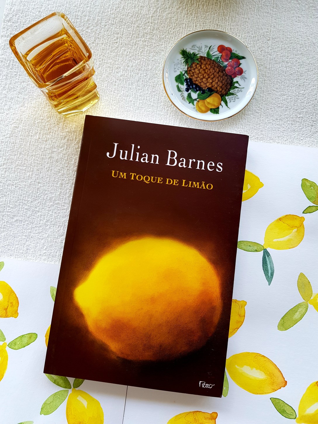 Resenha: Um toque de limão, de Julian Barnes - blog de psicologia Melkberg - contos - personagens - autor - velhice - morte - história - livro - personagem